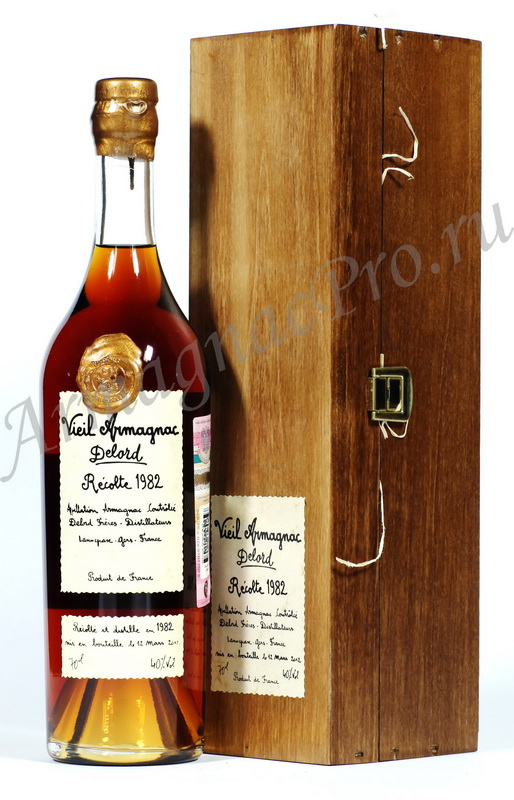 Bas armagnac delord 0.7 цена. Арманьяк XO Делор Armagnac Delord XO. Арманьяк Делор Хо в деревянной коробке. Арманьяк Делор Фрер Хо 40 0.7л. Арманьяк Delord freres XO 0.7 Л.